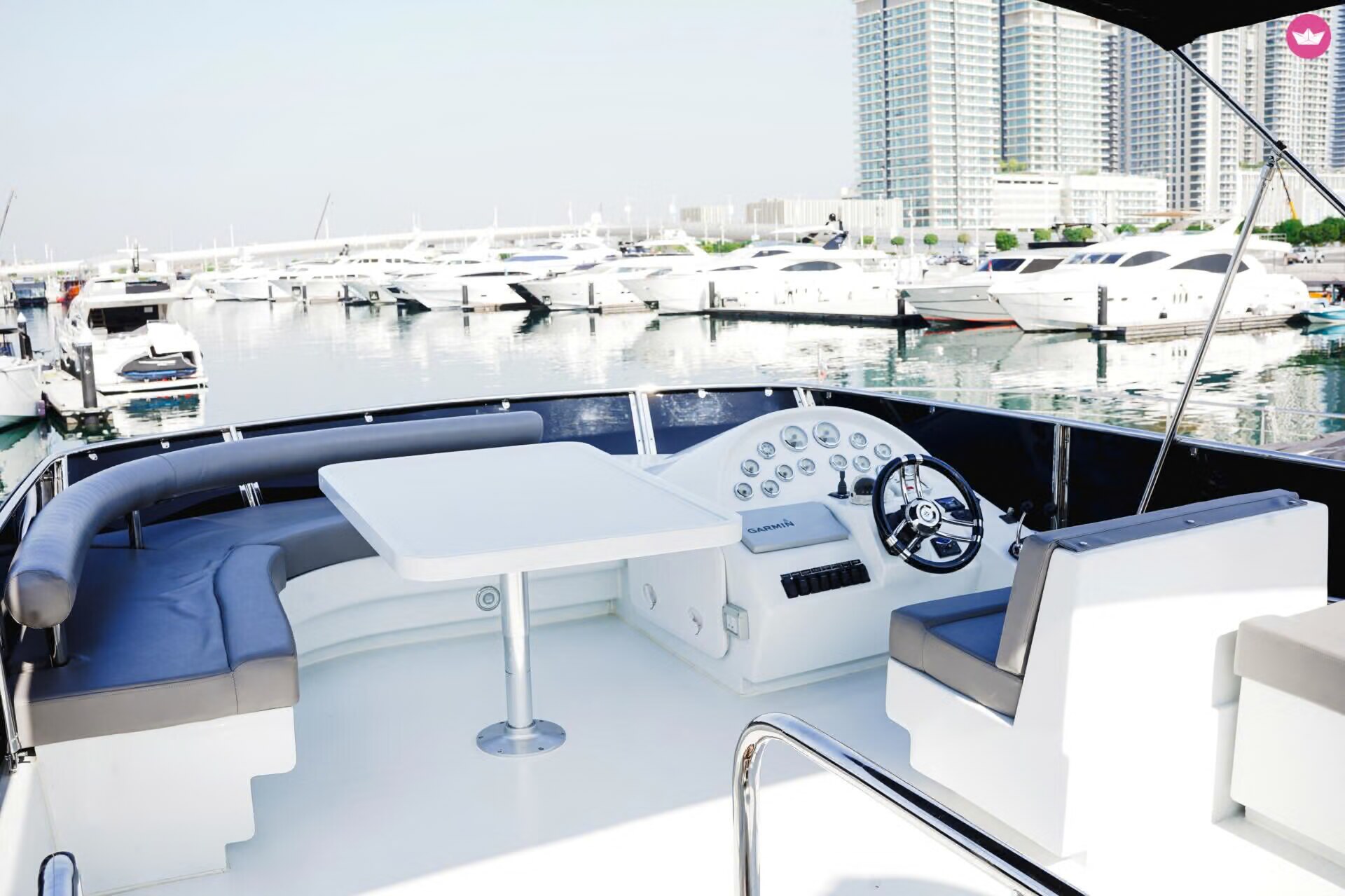 Sail in Style: Luxury Yacht Experience in Dubai!